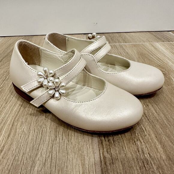 Bonpoint Off White Tam Pearl Flats - Picture 1 of 10